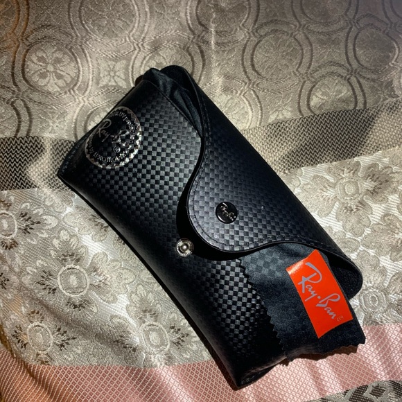 Polarized Aviator Ray-ban Sunglasses - Picture 3 of 3